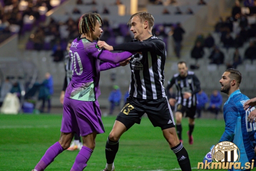 V drugem polčasu sta si v lase skočila Marin Karamarko in Dele Alli. V drugem polčasu sta si v lase skočila Marin Karamarko in Dele Alli.