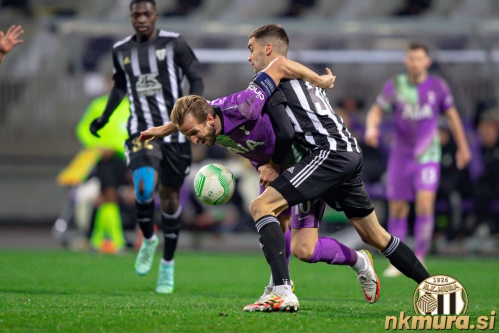 Jan Gorenc ustavlja Harryja Kanea Jan Gorenc ustavlja Harryja Kanea