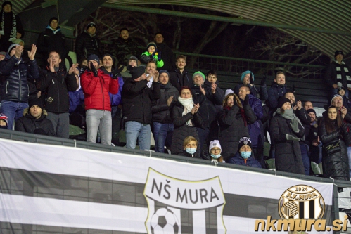 Pogled na tribune. Pogled na tribune.