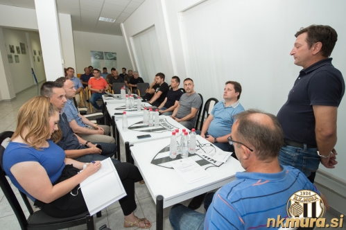 Boris Cigüt je predsedniško mesto prepustil Robert Kuzmiču. Boris Cigüt je predsedniško mesto prepustil Robert Kuzmiču.