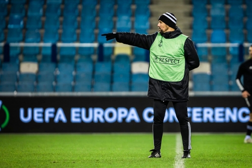 Ante Šimundža na stadionu GelreDome v Arnhemu. Ante Šimundža na stadionu GelreDome v Arnhemu.