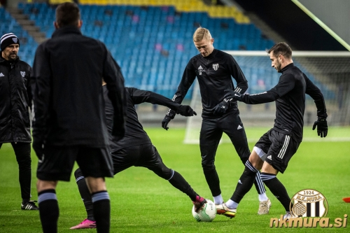 Uradni trening Mure pred tekmo z Vitessejem. Uradni trening Mure pred tekmo z Vitessejem.