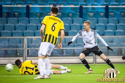 Matus Bero (na tleh), Jacob Rasmussen in Žan Karničnik. Matus Bero (na tleh), Jacob Rasmussen in Žan Karničnik.