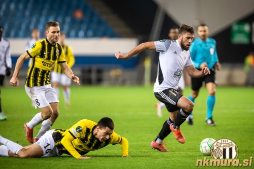 Po preigravanju se je Maroša znašel sam pred Houwenom. Po preigravanju se je Maroša znašel sam pred Houwenom.