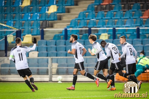 Veselje murašev po zadetku Amadeja Maroše. Vitesse : Mura, 9. december 2021. Veselje murašev po zadetku Amadeja Maroše. Vitesse : Mura, 9. december 2021.
