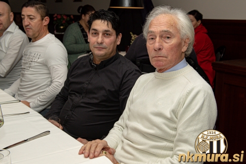 Jožef Kokaš in najstarejši igralec na srečanju Zlatko Tkalčec. Jožef Kokaš in najstarejši igralec na srečanju Zlatko Tkalčec.