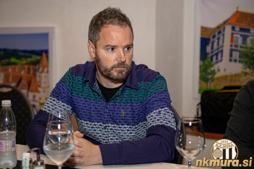 Trener Mure, Damir Čontala. Trener Mure, Damir Čontala.
