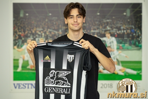 Miha Kompan Breznik leta 2022. Miha Kompan Breznik leta 2022.