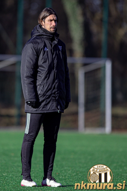 Pomočnik trenerja Milan Anđelković. Pomočnik trenerja Milan Anđelković.