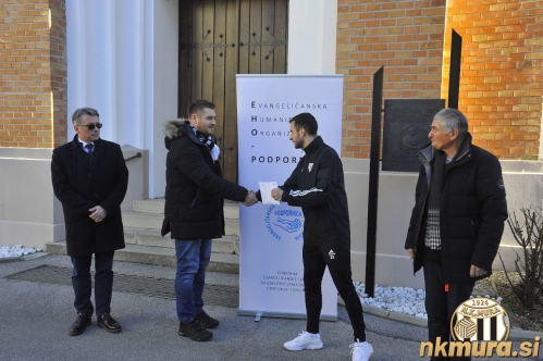 Od leve: Leon Novak (škof Evangeličanske cerkve v Sloveniji), Peter Andrejčak (predsednik EHO Podpornice) in Alen Kozar. Od leve: Leon Novak (škof Evangeličanske cerkve v Sloveniji), Peter Andrejčak (predsednik EHO Podpornice) in Alen Kozar.