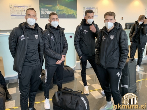Na mariborskem letališču pred odhodom v Turčijo. Od leve: Žiga Kous, Alen Kozar, Marko Zalokar in Klemen Pucko. Na mariborskem letališču pred odhodom v Turčijo. Od leve: Žiga Kous, Alen Kozar, Marko Zalokar in Klemen Pucko.