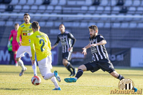 Nik Lorbek in Žan Trontelj.