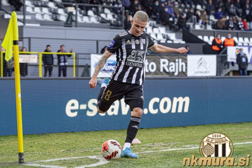 Luka Bobičanec pri izvajanju kota.