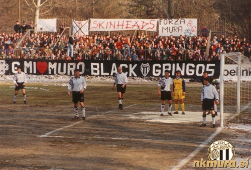 Gneča pred vrati Černjaviča. Gneča pred vrati Černjaviča.
