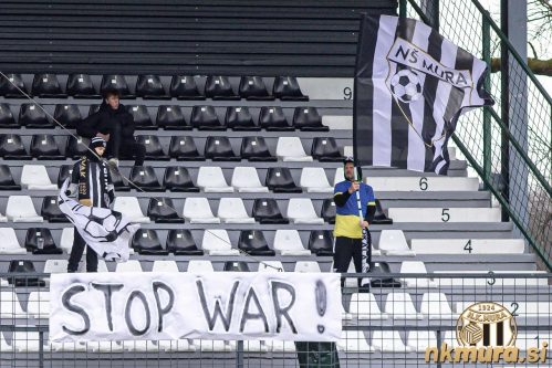 STOP WAR! tudi na Fazaneriji. Poziv je bil namenjen vsem vpletenim v vojno med Rusijo in Ukrajino.