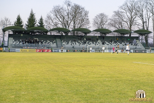Navijaška skupina Black Gringos je poslala jasno sporočilo igralcem.