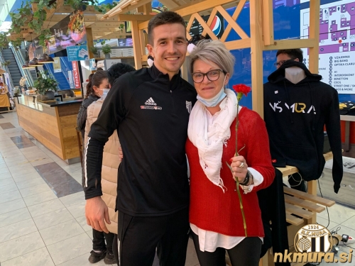 Nogometaši Mure v BTC-ju Murska Sobota. Nogometaši Mure v BTC-ju Murska Sobota.