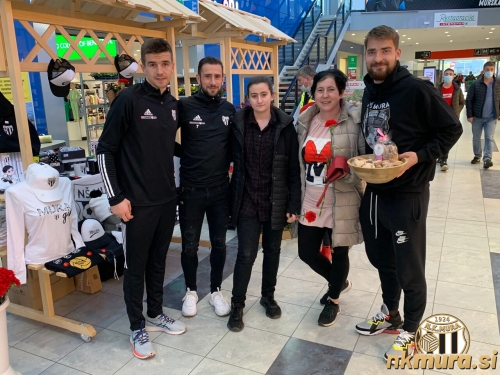 Nogometaši Mure v BTC-ju Murska Sobota. Nogometaši Mure v BTC-ju Murska Sobota.