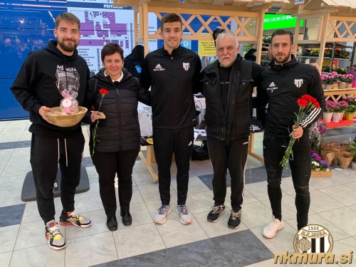 Nogometaši Mure v BTC-ju Murska Sobota. Nogometaši Mure v BTC-ju Murska Sobota.