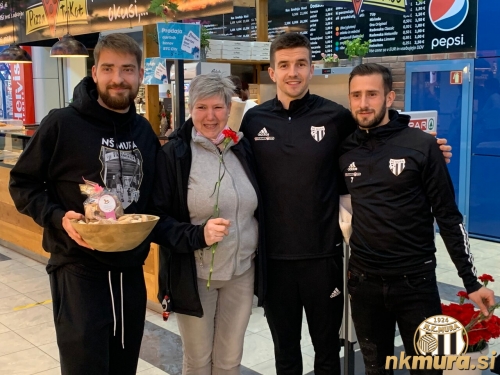 Nogometaši Mure v BTC-ju Murska Sobota. Nogometaši Mure v BTC-ju Murska Sobota.