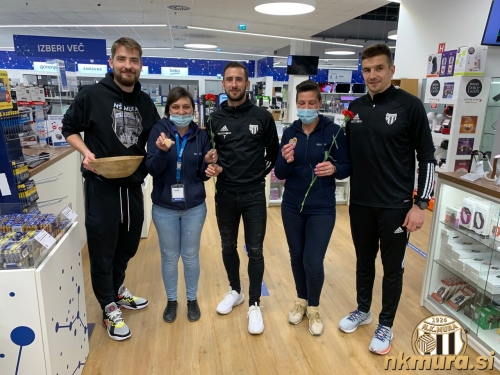 Nogometaši Mure v BTC-ju Murska Sobota. Nogometaši Mure v BTC-ju Murska Sobota.