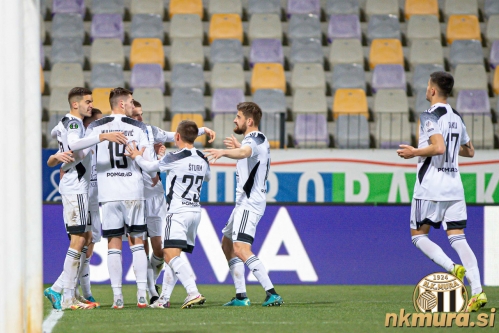 Veselje Murašev po zadetku Tomija Horvata.