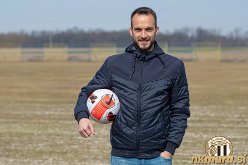 Žigo Kousa so bralci Vestnika izbrali za osebnost Pomurja v letu 2021. Žigo Kousa so bralci Vestnika izbrali za osebnost Pomurja v letu 2021.