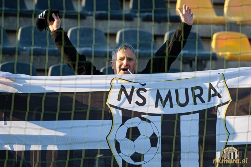 Podpora s tribun tudi v Sežani. Podpora s tribun tudi v Sežani.