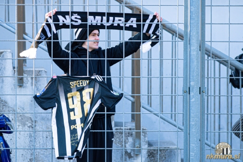 Navijač Mure v Sežani. Navijač Mure v Sežani.