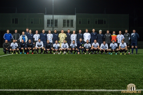 Skupinska fotografija veteranov Mure in Nafte. Stojijo od leve: Arpad Horvat, Goran Gutalj, Gojko Lukič, Dezider Gerenčer, Vladimir Šoš, Drago Car, Bojan Kulčar, Tadej Jančar, Miran Doma, Dragan Miličevič, Dejan Novak, Tadej Kreft, Peter Zadravec, Matej Mešič, Gregor Plevel, Janez Meselič, Damjan Bohar, Peter Pečelin, Blaž Krauthaker, David Boškovski, Franc Gabor. Čepijo:  Andrej Pečelin, Franc Krančič, Slavko Režonja, Kristjan Laszlo, Štefan Horvat, Bojan Bertalanič, Srečko Kovačec, Dejan Vrečič, Goran Logar, Marjan Drvarič, Denis Kežmah, Darjan Slavic, Blaž Kous, Vladimir Kokol, Marjan Žekš. Skupinska fotografija veteranov Mure in Nafte. Stojijo od leve: Arpad Horvat, Goran Gutalj, Gojko Lukič, Dezider Gerenčer, Vladimir Šoš, Drago Car, Bojan Kulčar, Tadej Jančar, Miran Doma, Dragan Miličevič, Dejan Novak, Tadej Kreft, Peter Zadravec, Matej Mešič, Gregor Plevel, Janez Meselič, Damjan Bohar, Peter Pečelin, Blaž Krauthaker, David Boškovski, Franc Gabor. Čepijo:  Andrej Pečelin, Franc Krančič, Slavko Režonja, Kristjan Laszlo, Štefan Horvat, Bojan Bertalanič, Srečko Kovačec, Dejan Vrečič, Goran Logar, Marjan Drvarič, Denis Kežmah, Darjan Slavic, Blaž Kous, Vladimir Kokol, Marjan Žekš.