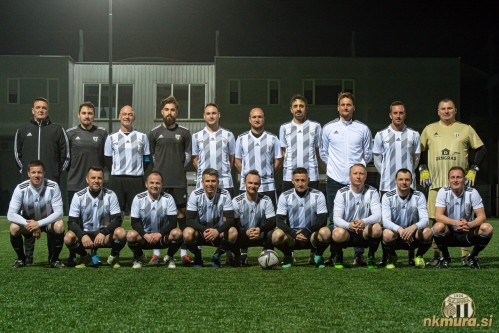 Veteranska ekipa Mure (25. 3. 2022). Stojijo: Goran Gutalj (trener), Damjan Bohar (vratar), Drago Car, David Boškovski, Tadej Jančar, Blaž Krauthaker, Marjan Žekš, Matej Mešič, Blaž Kous, Dejan Miličevič (vratar). Čepijo: Štefan Horvat, Franc Krančič, Srečko Kovačec, Goran Logar, Denis Kežmahm Vladimir Kokol, Tadej Kreft, Dejan Vrečič in Darjan Slavic. Veteranska ekipa Mure (25. 3. 2022). Stojijo: Goran Gutalj (trener), Damjan Bohar (vratar), Drago Car, David Boškovski, Tadej Jančar, Blaž Krauthaker, Marjan Žekš, Matej Mešič, Blaž Kous, Dejan Miličevič (vratar). Čepijo: Štefan Horvat, Franc Krančič, Srečko Kovačec, Goran Logar, Denis Kežmahm Vladimir Kokol, Tadej Kreft, Dejan Vrečič in Darjan Slavic.