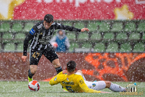 Takole je Mihael Klepač obrnil Marka Španringa in dosegel zadetek na tekmi Bravo : Mura (9. april 2022).