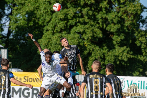 Jan Gorenc je 22. maja 2022 proti Mariboru odigral zadnjo tekmo v dresu Mure. Jan Gorenc je 22. maja 2022 proti Mariboru odigral zadnjo tekmo v dresu Mure.