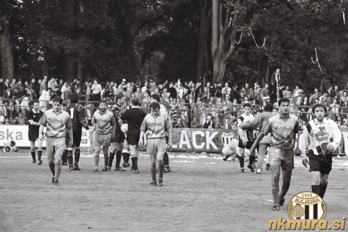 Veliki prekmurski derbi med Muro in Potrošnikom iz leta 1994.