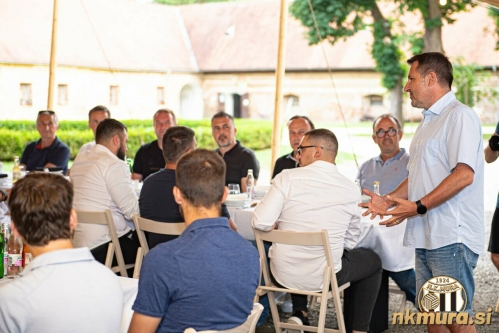 Zbrane je nagovoril podžupan MOMS Zoran Hoblaj. Soboški župan Aleksander Jevšek se je preselil na ministrsko mesto. Zbrane je nagovoril podžupan MOMS Zoran Hoblaj. Soboški župan Aleksander Jevšek se je preselil na ministrsko mesto.