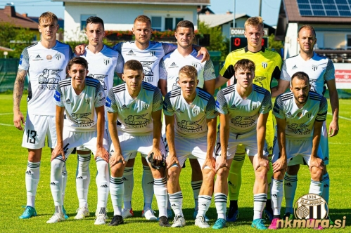 Stojijo od leve: Marin Karamarko, Patrik Mijić, Gregor Balažic, Žiga Škoflek, Klemen Mihelak, Matic Maruško. Čepijo: Tarik Bagola, Amar Beganović, Žan Buček, Jaka Domjan, Žiga Kous. Stojijo od leve: Marin Karamarko, Patrik Mijić, Gregor Balažic, Žiga Škoflek, Klemen Mihelak, Matic Maruško. Čepijo: Tarik Bagola, Amar Beganović, Žan Buček, Jaka Domjan, Žiga Kous.