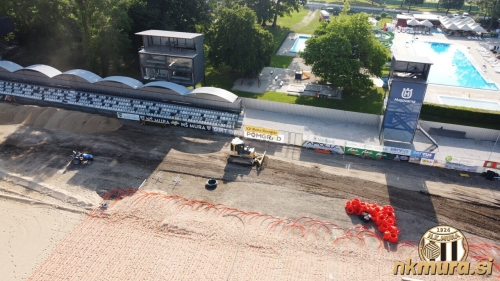 Fazanerija med prenovo travnate površine. Fazanerija med prenovo travnate površine.