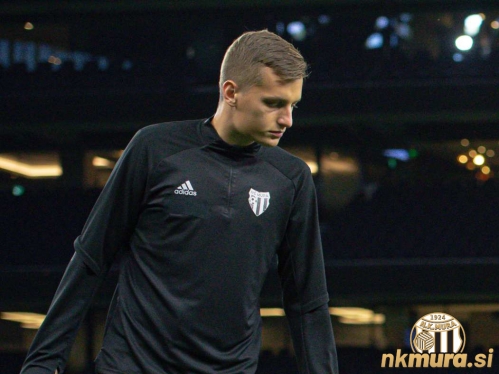 Azur Mahmić na Tottenham Hotspur stadionu.