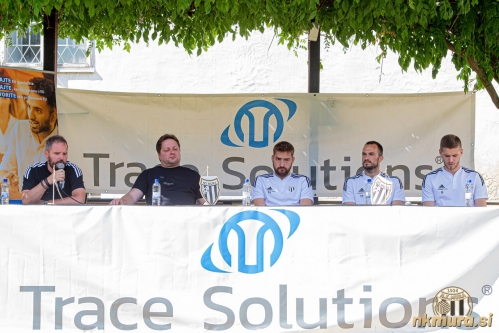 Udeleženci čarno-bejle debate. Od leve: Damir Čontala, Robert Kuzmič, Nik Lorbek, Žiga Kous in Amar Beganović. Udeleženci čarno-bejle debate. Od leve: Damir Čontala, Robert Kuzmič, Nik Lorbek, Žiga Kous in Amar Beganović.
