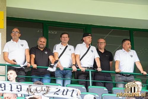 Od leve: Stanko Prelec, Dejan Kolbl, Boris Cigüt, Štefan Žlebič, Martin Sukič in Damjan Rajh. Od leve: Stanko Prelec, Dejan Kolbl, Boris Cigüt, Štefan Žlebič, Martin Sukič in Damjan Rajh.