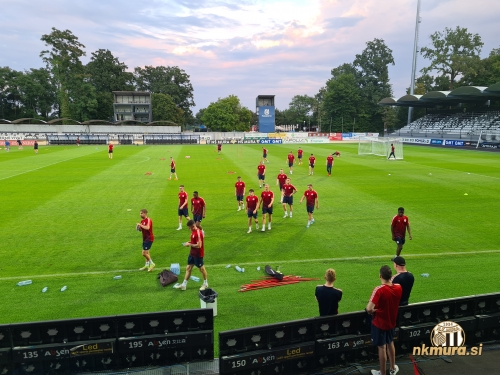 Uradni trening igralcev St. Patrick's Athletic na Fazaneriji, pred povratnim obračunom na Fazaneriji