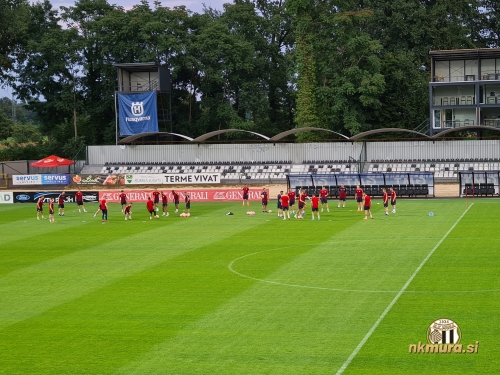 Uradni trening igralcev St. Patrick's Athletic na Fazaneriji, pred povratnim obračunom na Fazaneriji