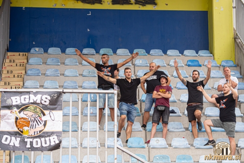 Navijaška skupina Black Gringos v Domžalah. Navijaška skupina Black Gringos v Domžalah.