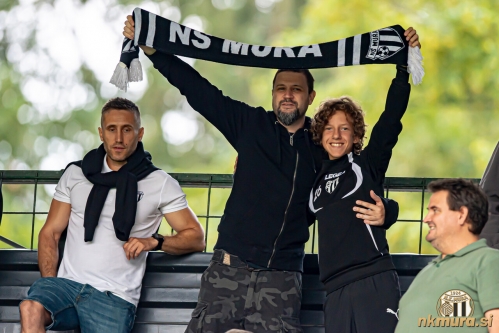 Gledalci na Fazaneriji. Gledalci na Fazaneriji.