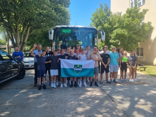 Športniki Mestne občine Murske pred odhodom v Anglijo.