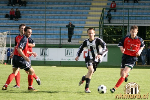 Matic Maruško na svoji prvi uradni tekmi v dresu Mure (23. april 2008). Nasprotnik je bil Veržej.