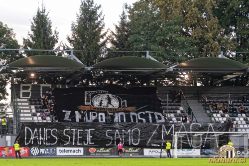 Danes šteje samo zmaga, je zapisala navijaška skupina Black Gringos.