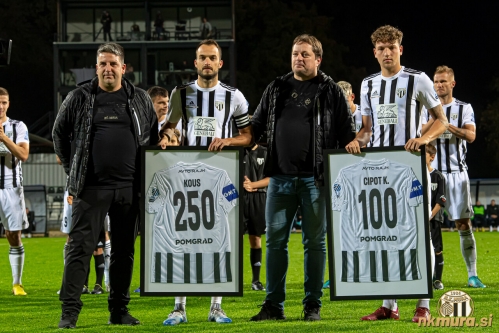 Pred pričetkom tekme proti Celju (9. oktober 2022) sta Žiga Kous in Kai Cipot prejela spominska dresa za 250 in 100 odigranih tekem v dresu Mure. Pred pričetkom tekme proti Celju (9. oktober 2022) sta Žiga Kous in Kai Cipot prejela spominska dresa za 250 in 100 odigranih tekem v dresu Mure.