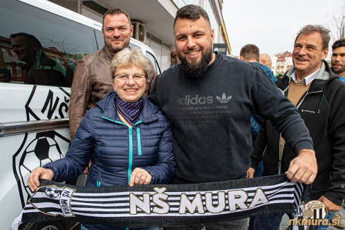 Medijski predstavnik Mure Smiljan Kuhar. Medijski predstavnik Mure Smiljan Kuhar.