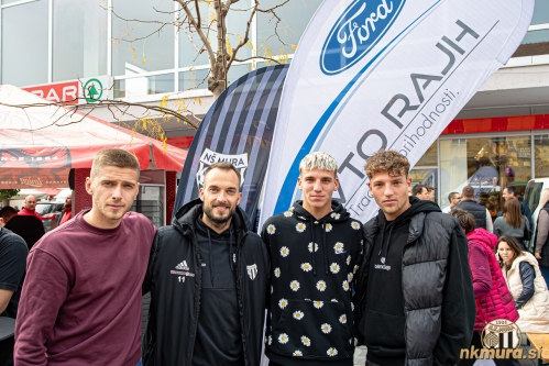 Murin poker na Trezinem senju. Od leve: Beganović, Kous, T. Cipot in K. Cipot. Murin poker na Trezinem senju. Od leve: Beganović, Kous, T. Cipot in K. Cipot.